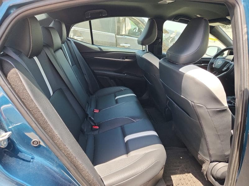 2025 TOYOTA CAMRY SE 10