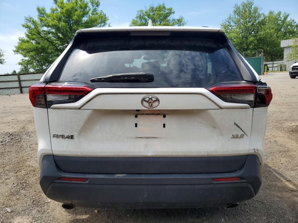 2020 TOYOTA RAV4 XLE 6