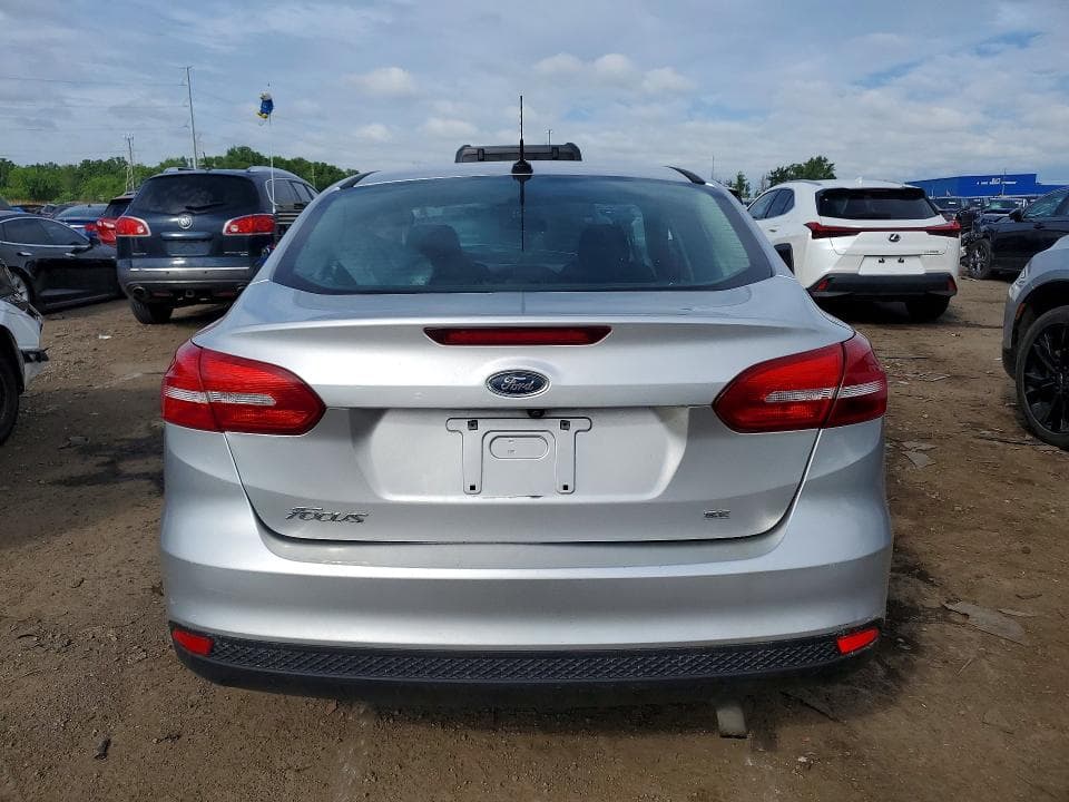 2017 FORD FOCUS SE 6