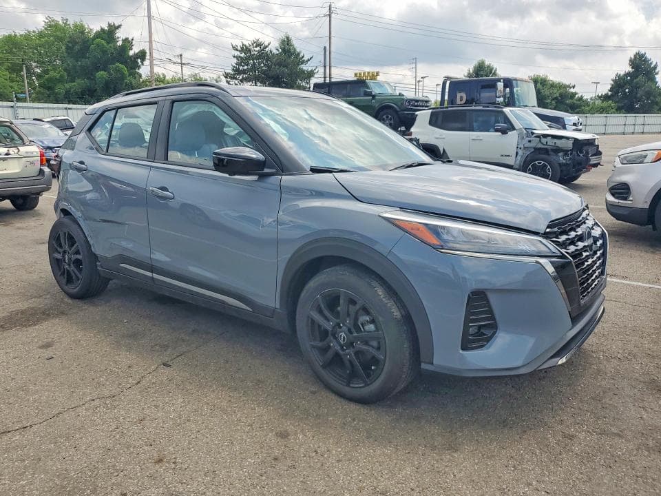 2023 NISSAN KICKS SR 4