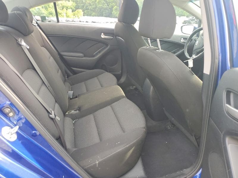 2017 KIA FORTE LX 10