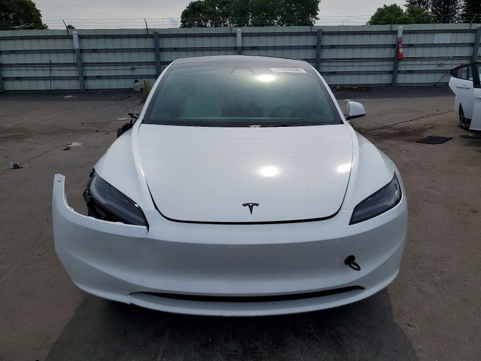 2026 TESLA MODEL 3 5