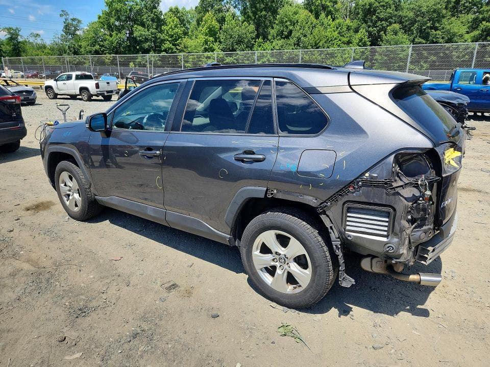 2020 TOYOTA RAV4 XLE 2