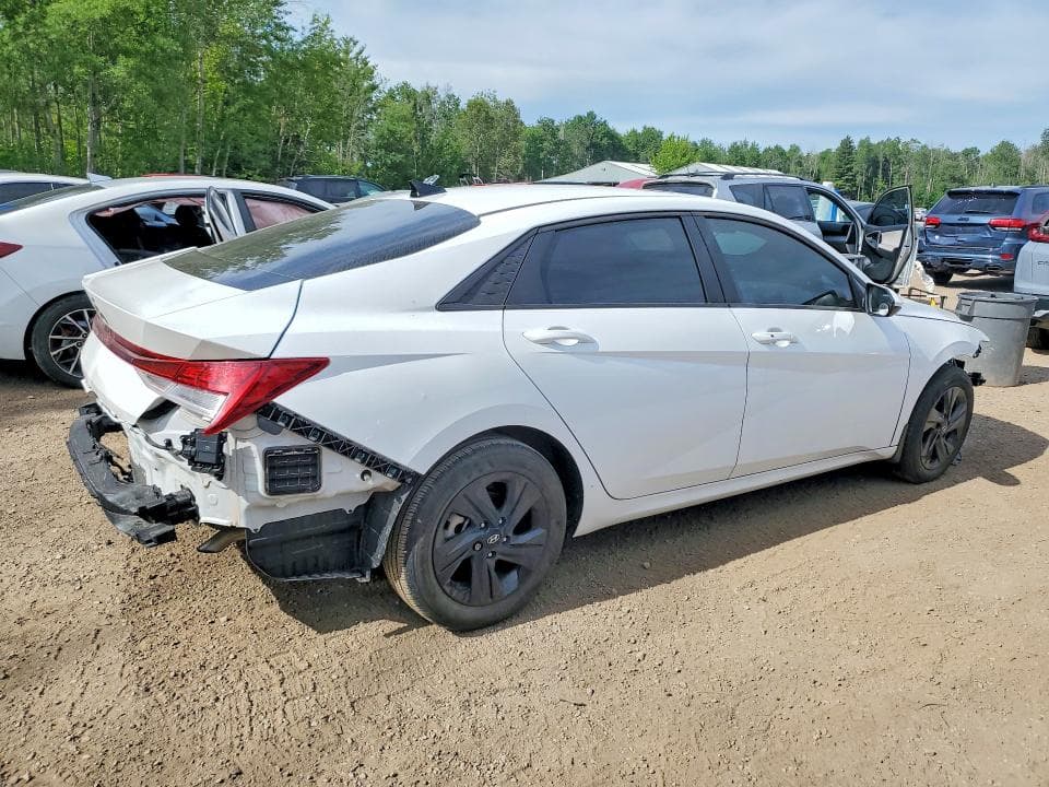 2024 HYUNDAI ELANTRA SEL 3