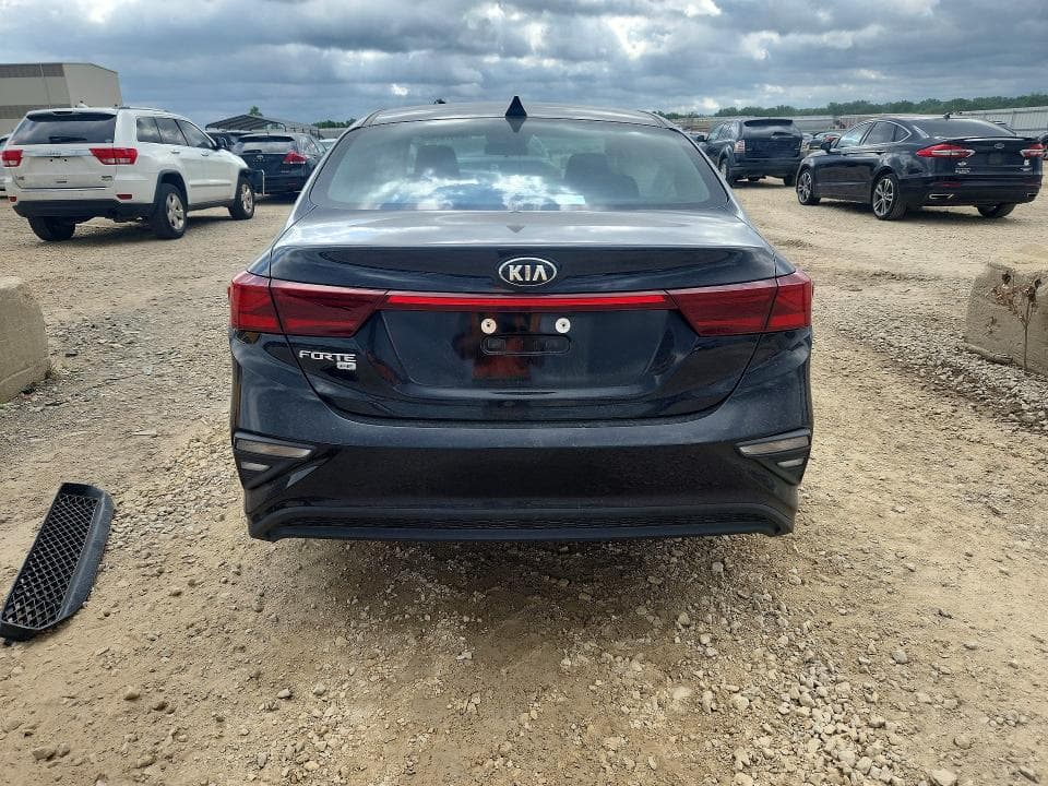 2021 KIA FORTE FE 6