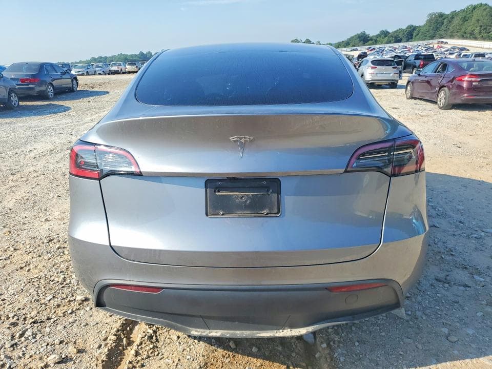 2025 TESLA MODEL Y 6
