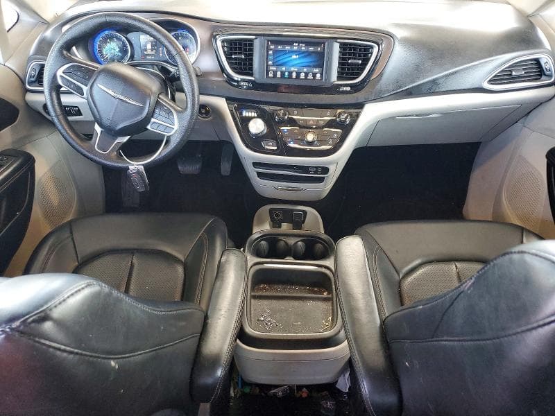 2020 CHRYSLER VOYAGER LXI 8