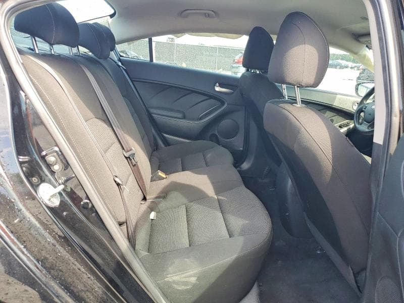2017 KIA FORTE LX 10