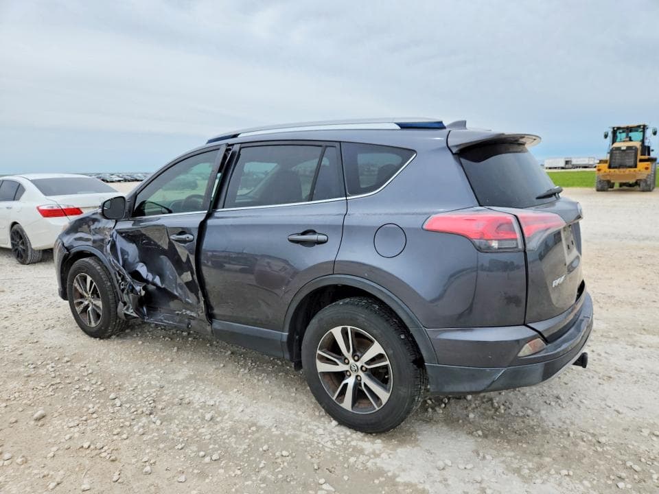 2017 TOYOTA RAV4 XLE 2