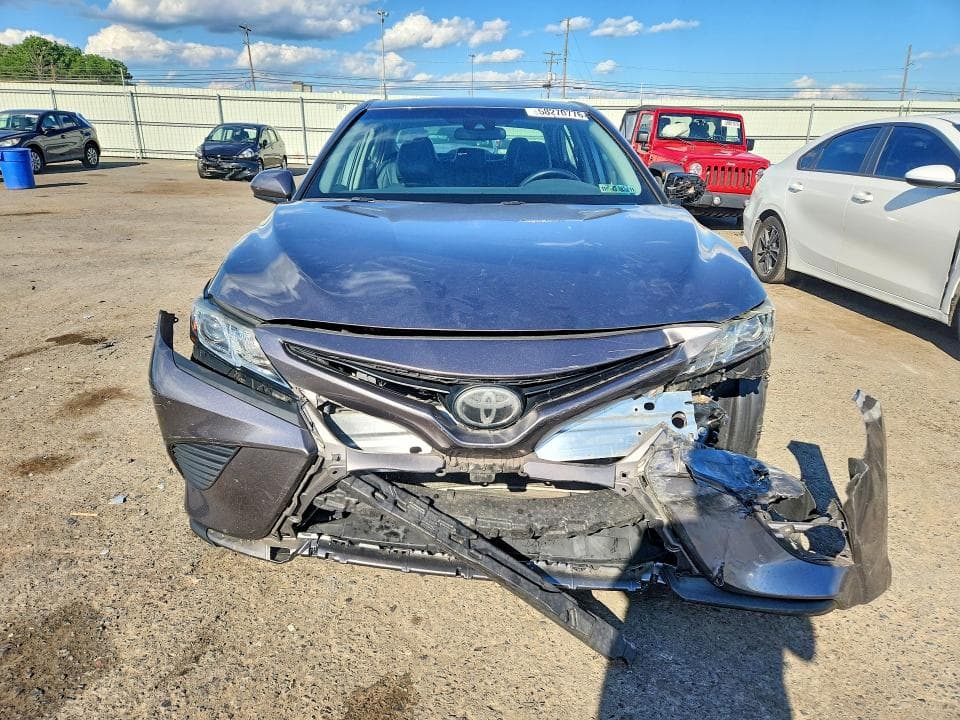 2018 TOYOTA CAMRY SE 5