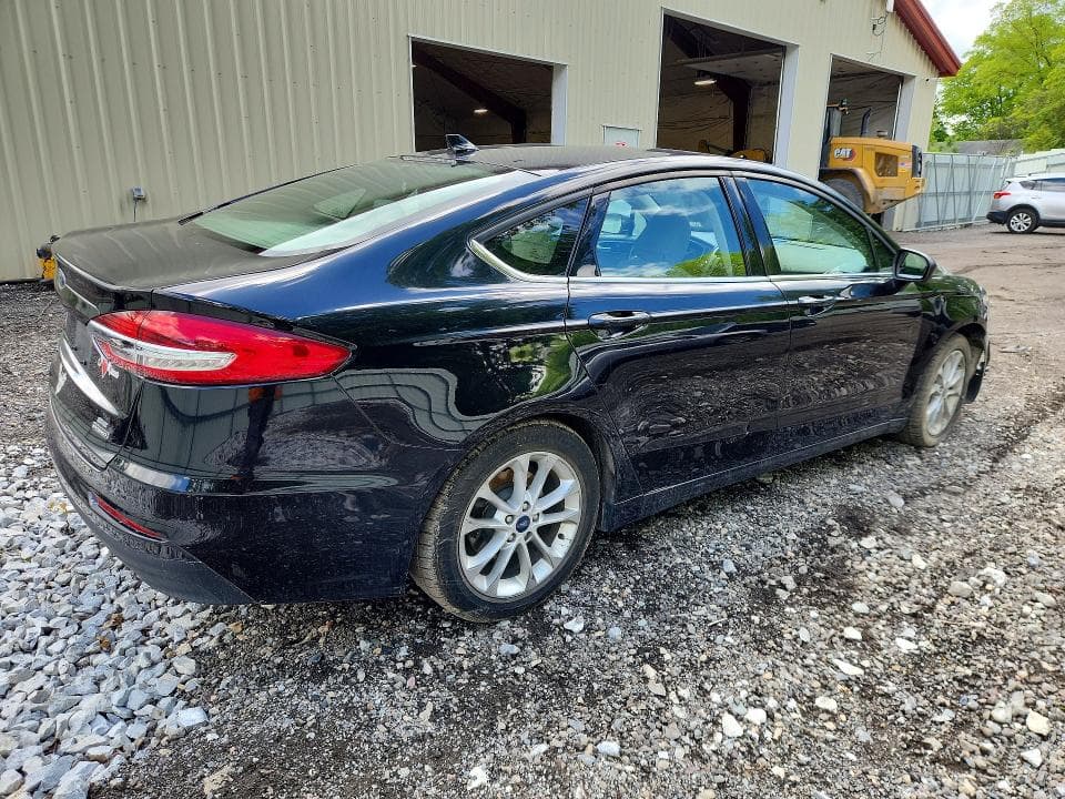 2020 FORD FUSION SE 3