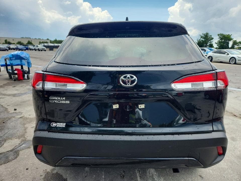 2023 TOYOTA COROLLA CROSS L 6