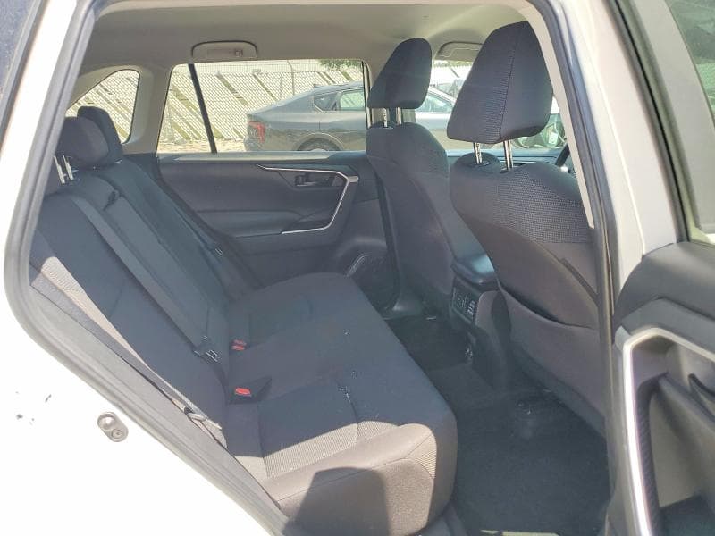 2023 TOYOTA RAV4 LE 11