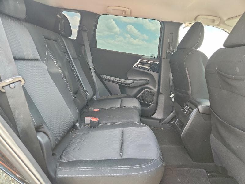 2022 MITSUBISHI OUTLANDER ES 11