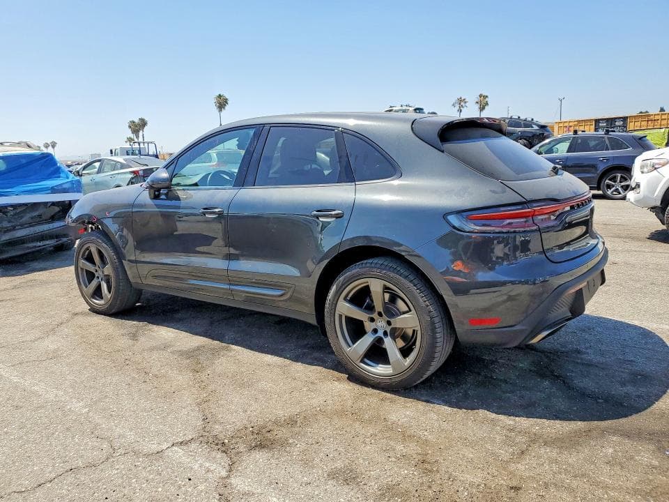 2023 PORSCHE MACAN BASE 2