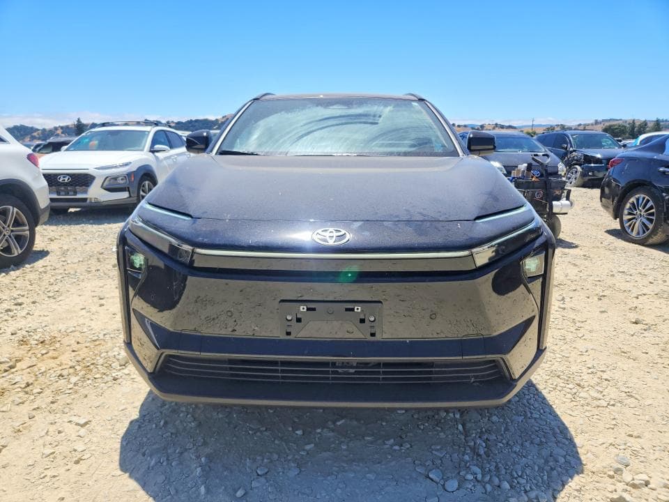2026 TOYOTA BZ XLE PLUS 5