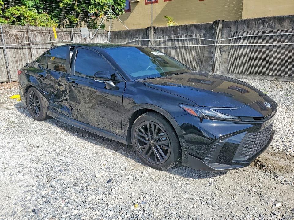 2026 TOYOTA CAMRY SE 4