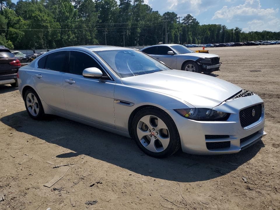 2018 JAGUAR XE 4
