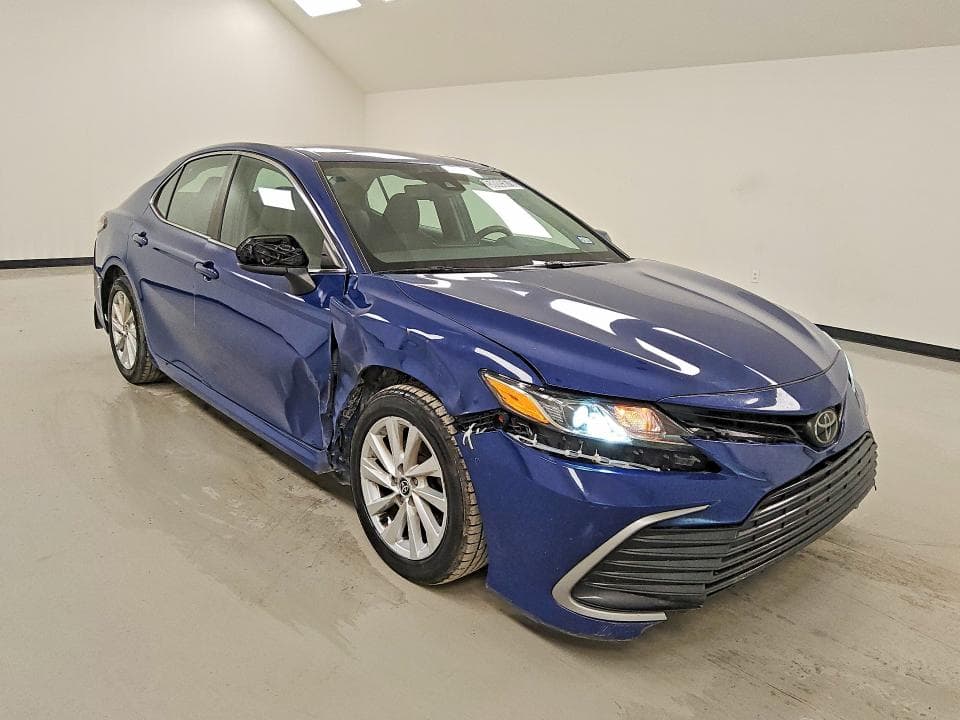 2023 TOYOTA CAMRY LE 4