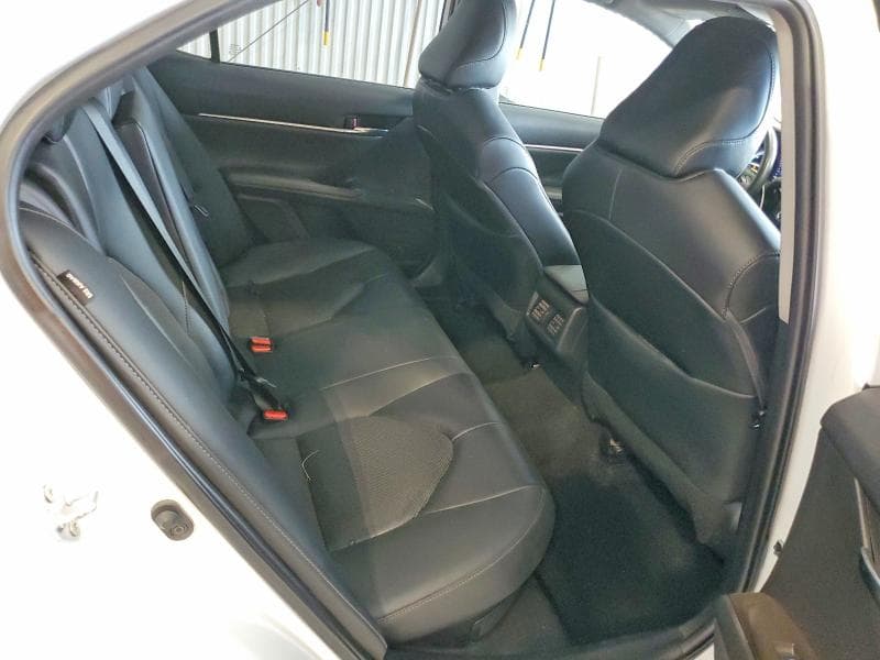 2022 TOYOTA CAMRY XLE 10