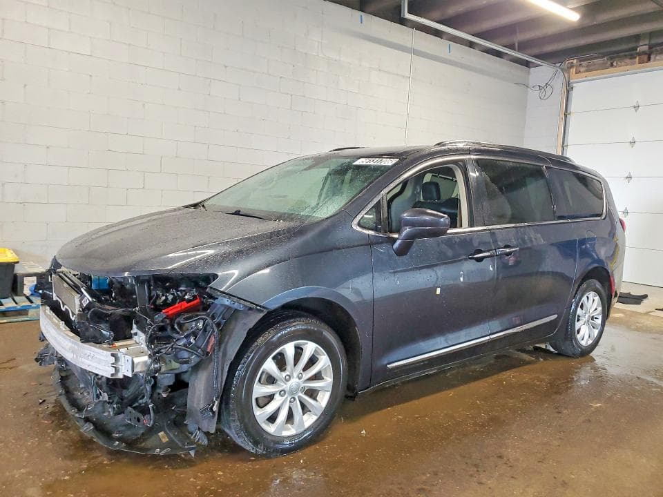 2020 CHRYSLER PACIFICA TOURING L - 1