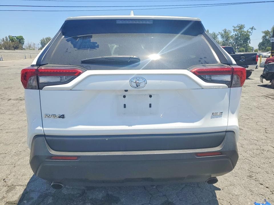 2021 TOYOTA RAV4 XLE 6