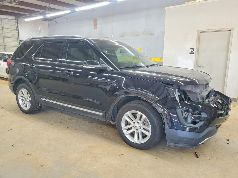 2017 FORD EXPLORER XLT 4