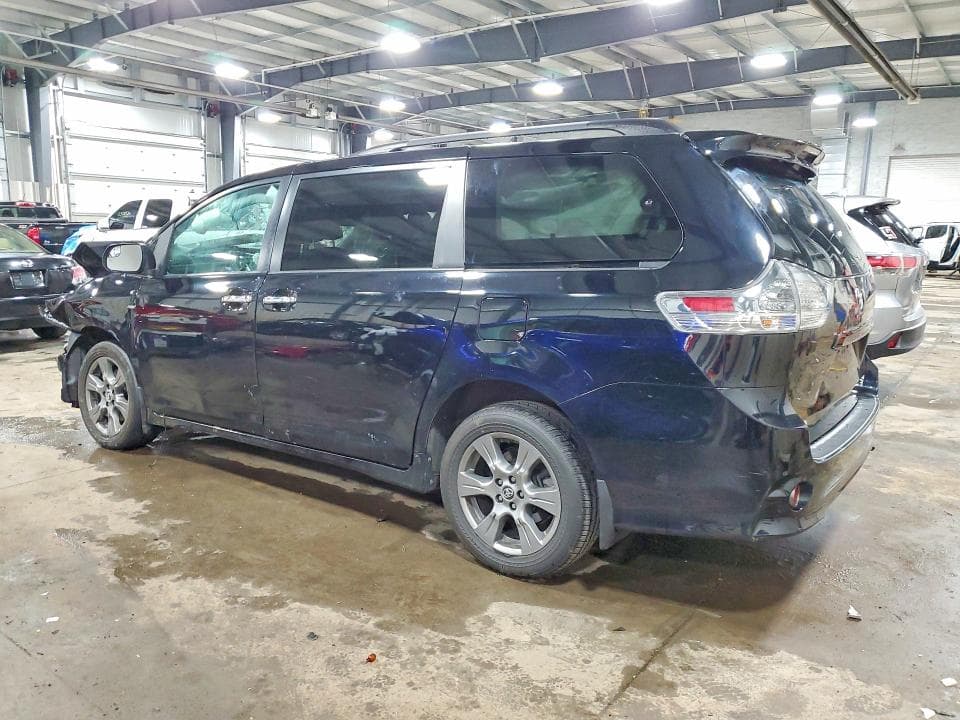 2019 TOYOTA SIENNA SE 7-PASSENGER 2