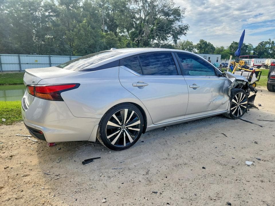 2020 NISSAN ALTIMA SR 3