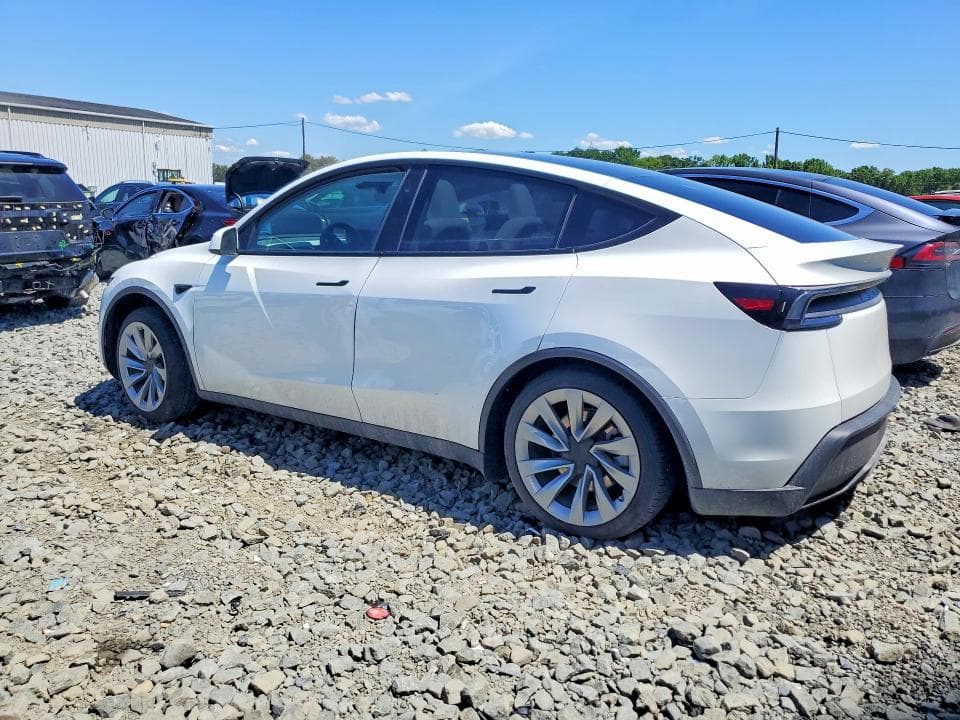 2026 TESLA MODEL Y 2