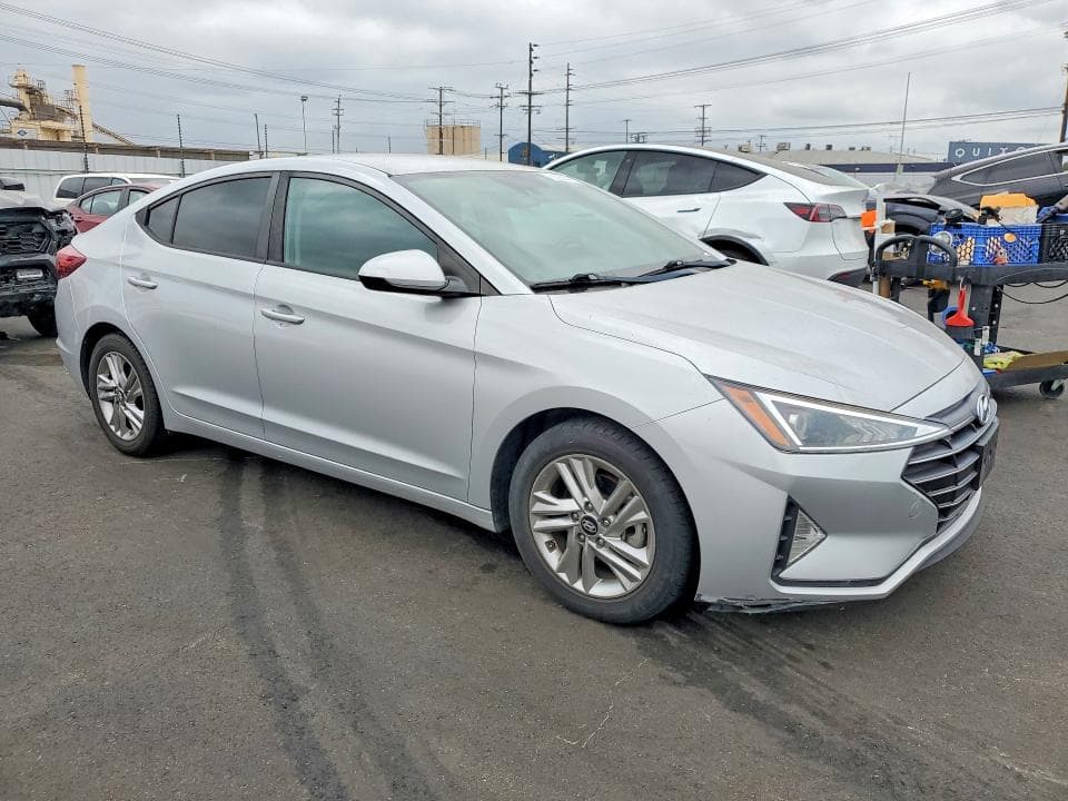 2019 HYUNDAI ELANTRA SEL 4