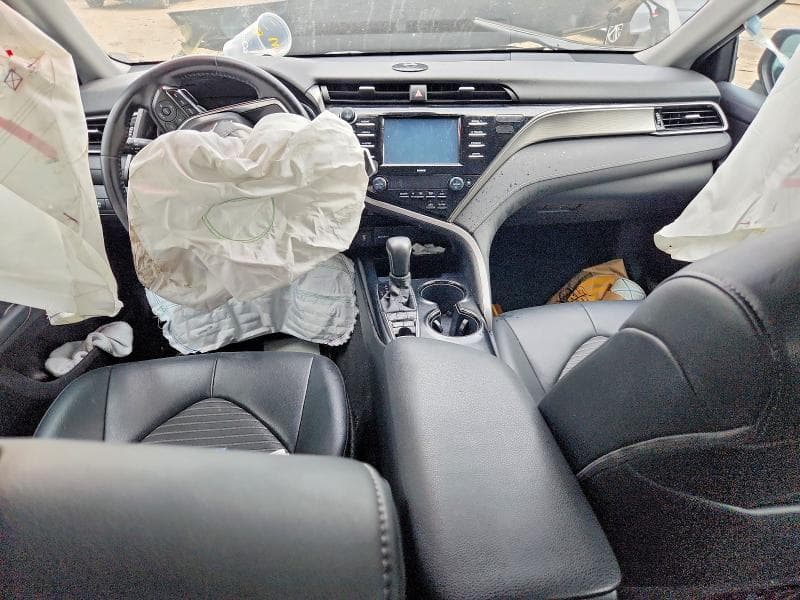 2020 TOYOTA CAMRY SE 8