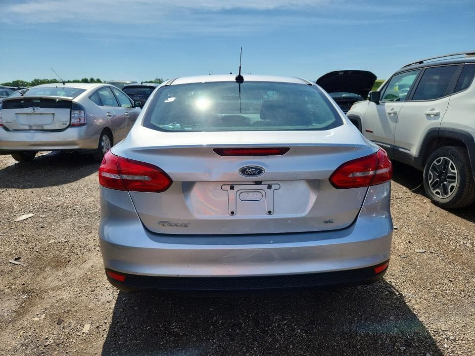 2017 FORD FOCUS SE 6