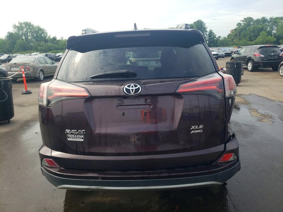 2018 TOYOTA RAV4 XLE 6