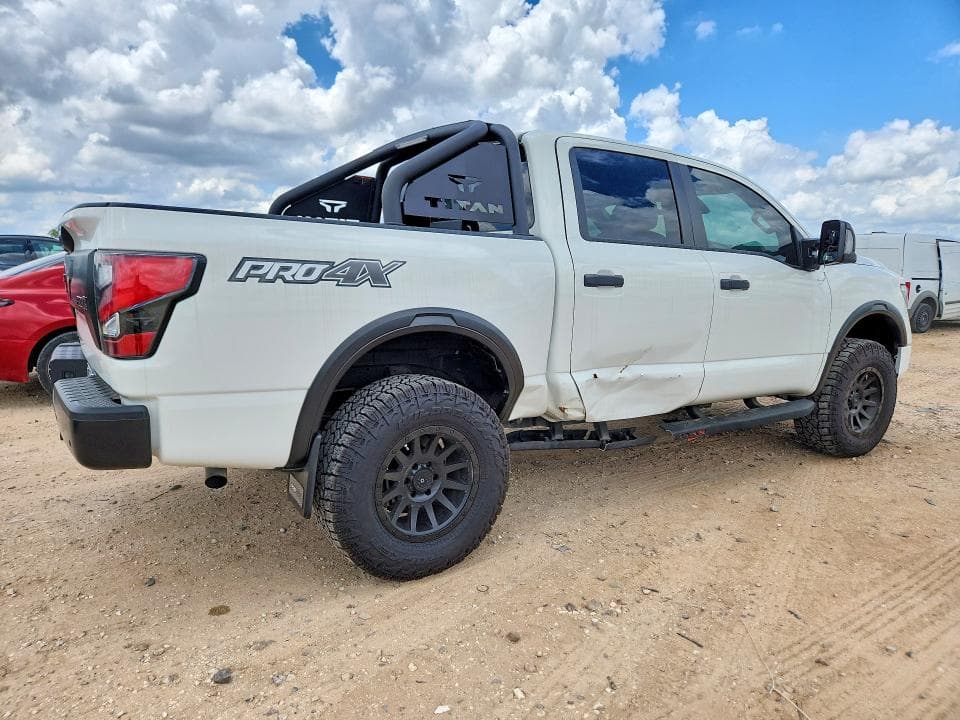 2024 NISSAN TITAN PRO-4X 3