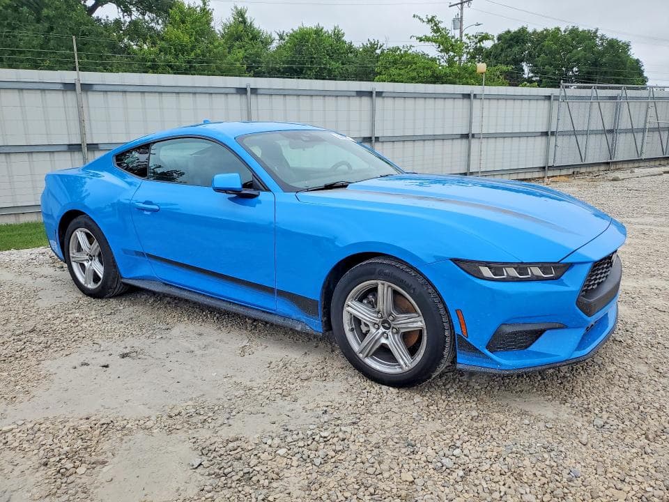 2025 FORD MUSTANG 4
