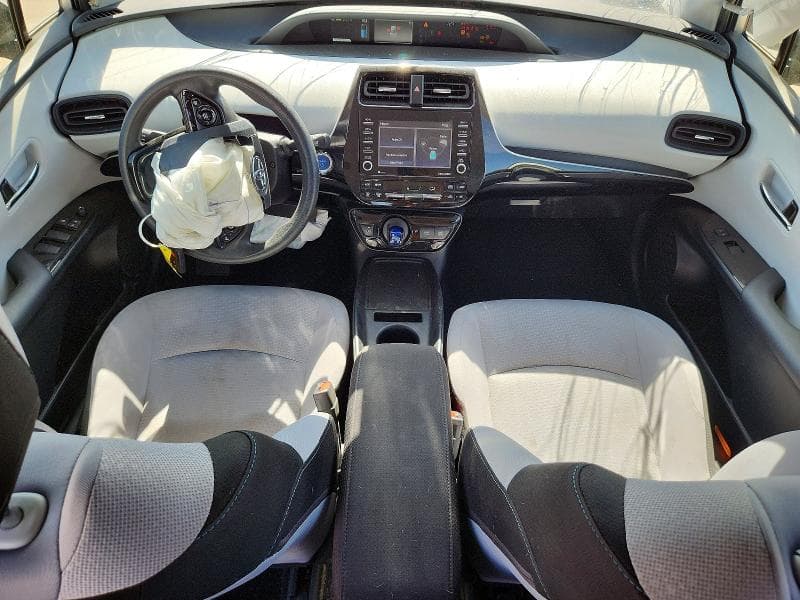 2022 TOYOTA PRIUS LE 8