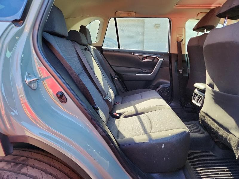 2019 TOYOTA RAV4 XLE 11