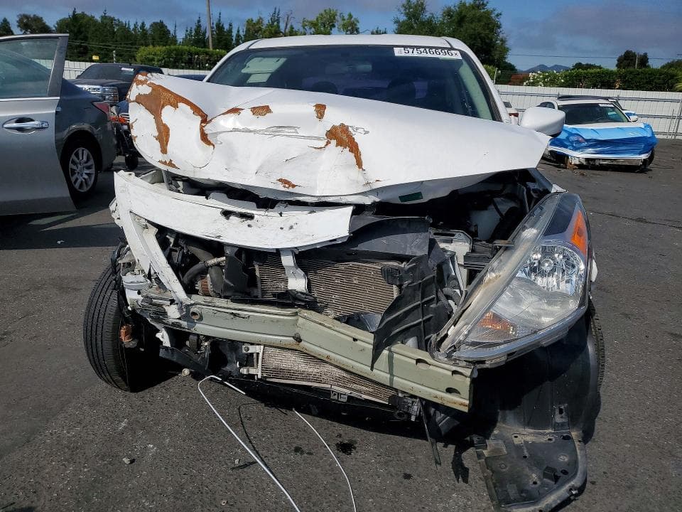 2019 NISSAN VERSA SV 5