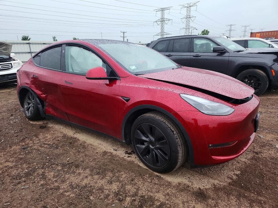 2025 TESLA MODEL Y 4