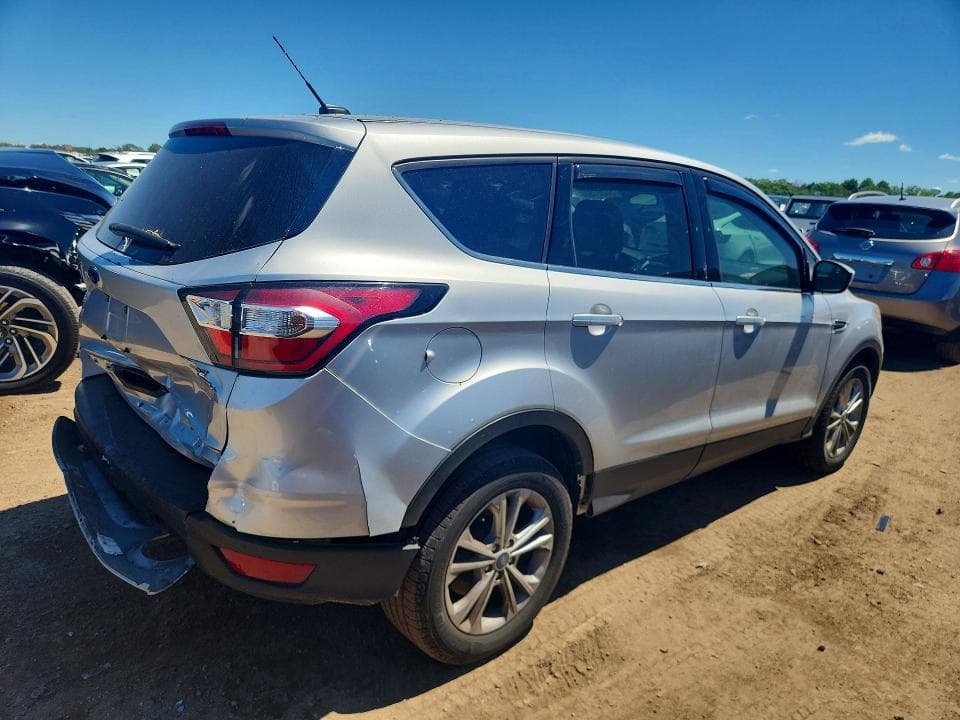 2017 FORD ESCAPE SE 3