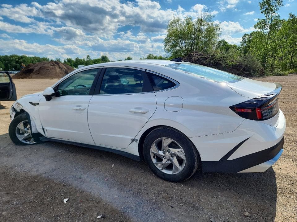 2025 HYUNDAI SONATA SE 2
