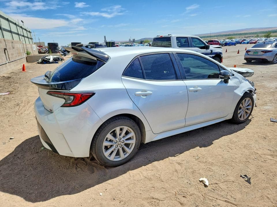 2026 TOYOTA COROLLA HATCHBACK SE 3