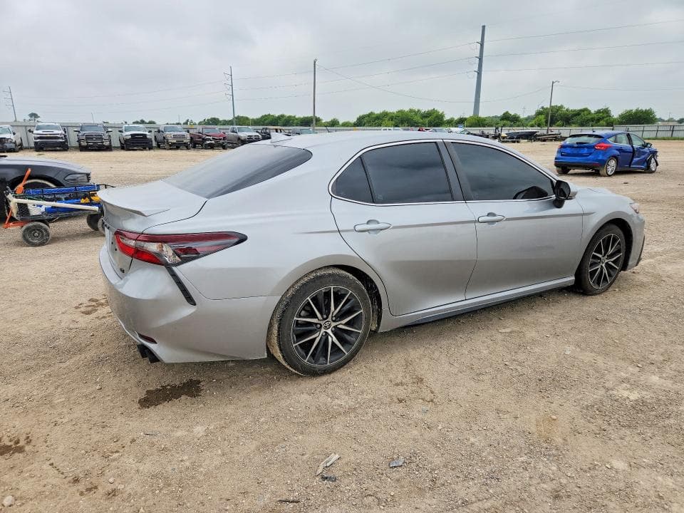 2024 TOYOTA CAMRY SE 3