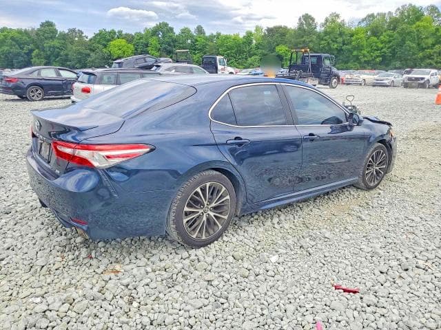 2018 TOYOTA CAMRY SE 3