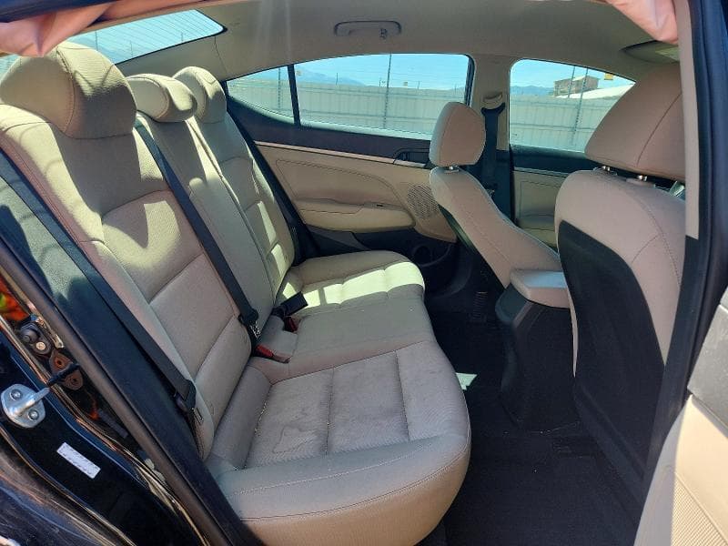2018 HYUNDAI ELANTRA SE 10