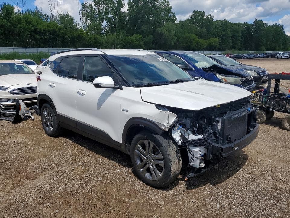 2023 KIA SELTOS S 4