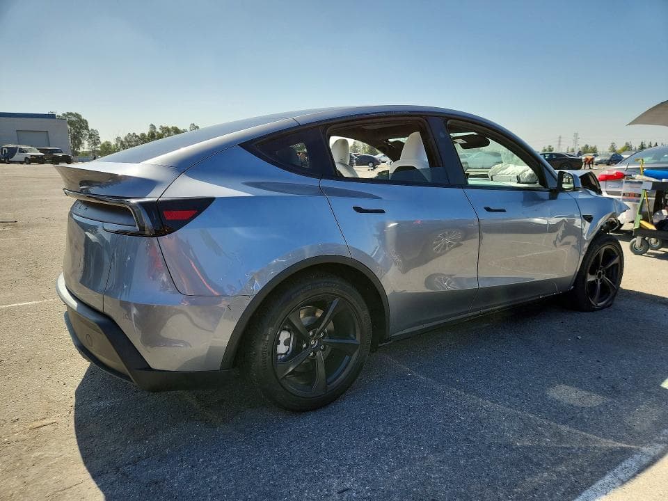 2026 TESLA MODEL Y 3