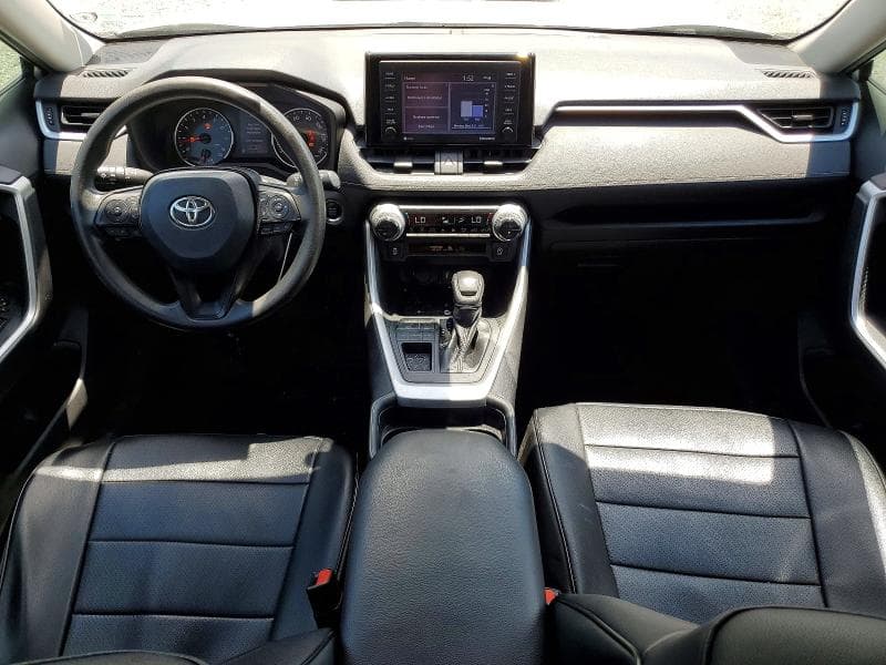 2020 TOYOTA RAV4 XLE 8