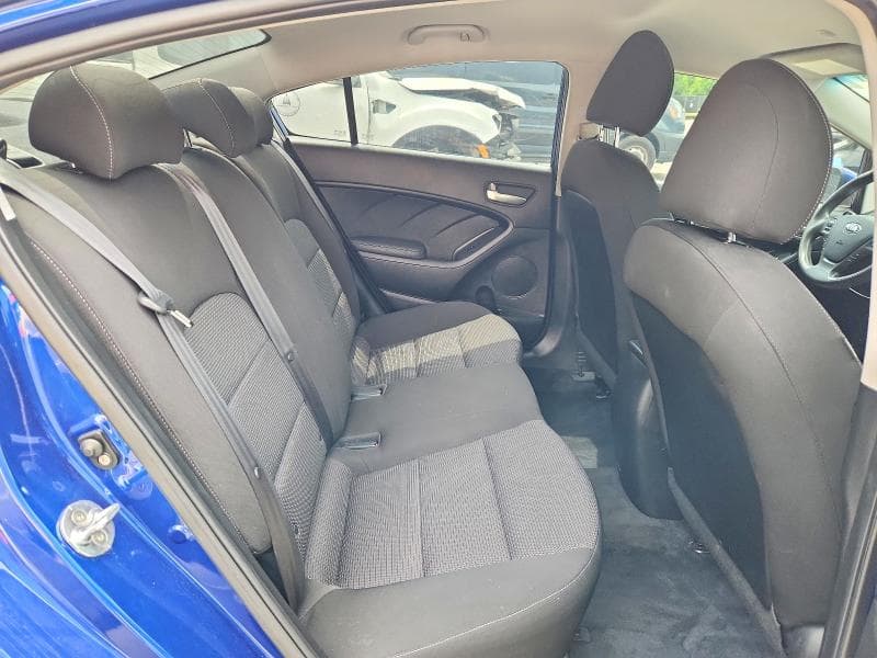 2017 KIA FORTE LX 10